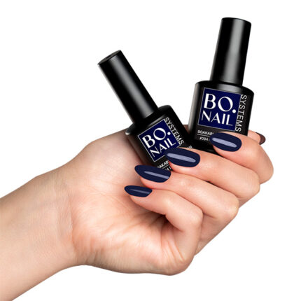 gel-lak-za-nokte-bo-nails-into-the-deep-plavi-2